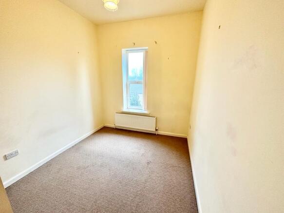 2 bed Apartment to rent Image 5