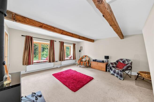 4 bed Semi-Detached for sale Image 8