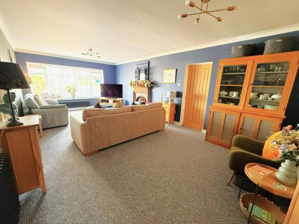 LIVING ROOM 1