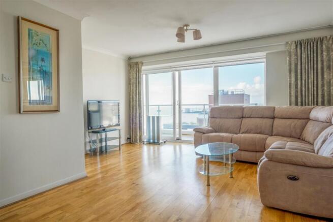 14d Holiday Inn-8.jpg