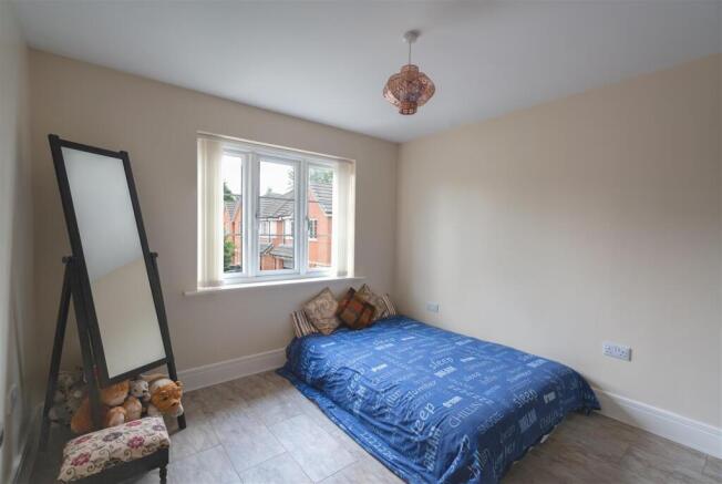 4 bed Detached for sale Image 12