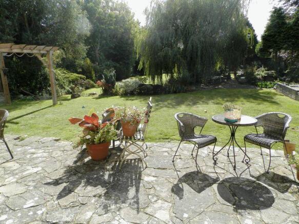 Patio onto Rea...