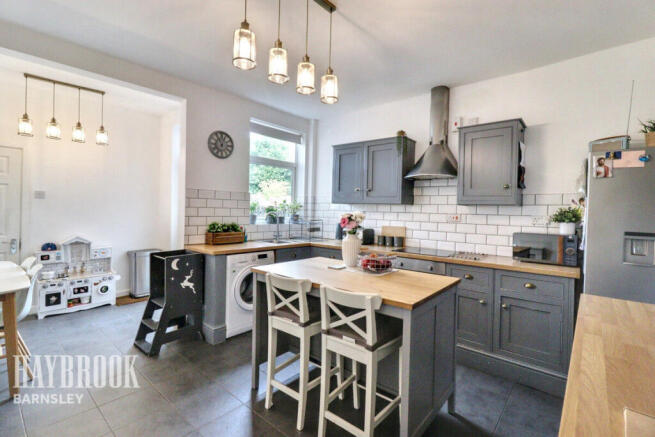 3 bed Semi-Detached for sale Image 4