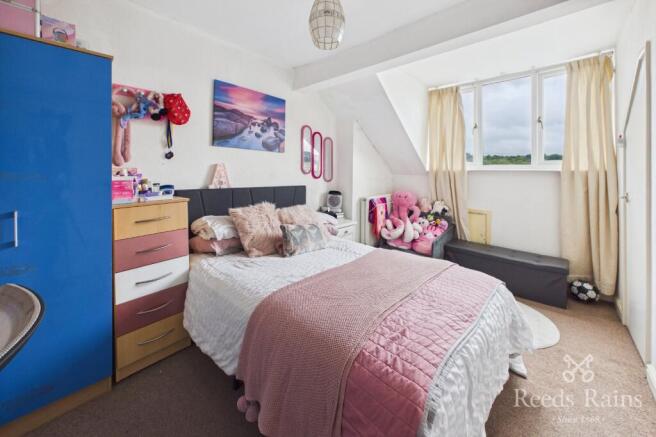 3 bed Terraced to rent Image 8