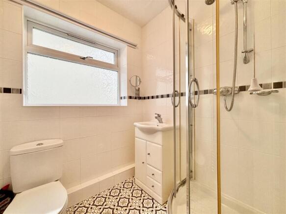2 bed Detached Bungalow for sale Image 12