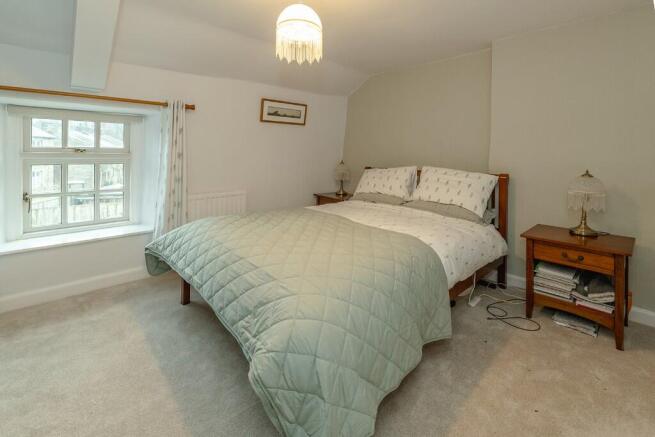 4 bed Detached for sale Image 12
