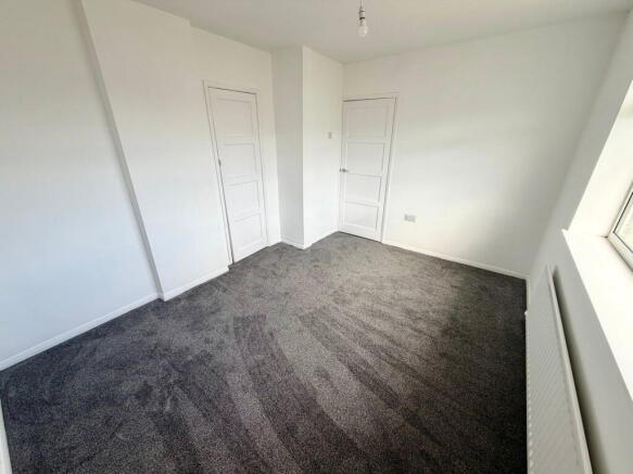3 bed Semi-Detached to rent Image 12