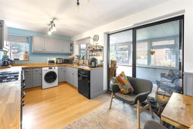 3 bed Detached for sale Image 8