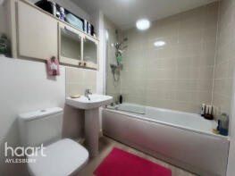 8, Bennet Way, Aylesbury HP18 1AL