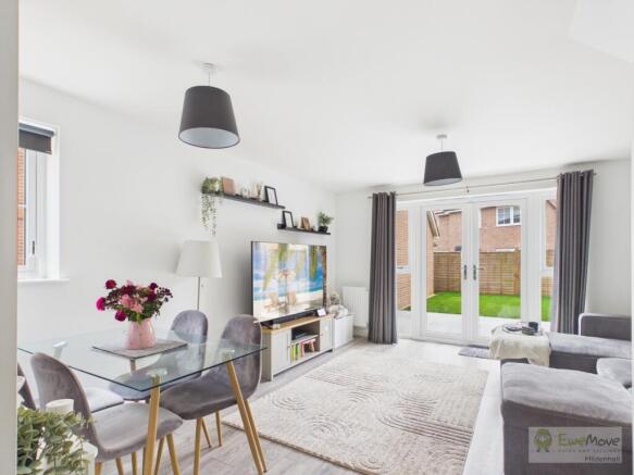 CAM03603G0-PR0060-STILL001