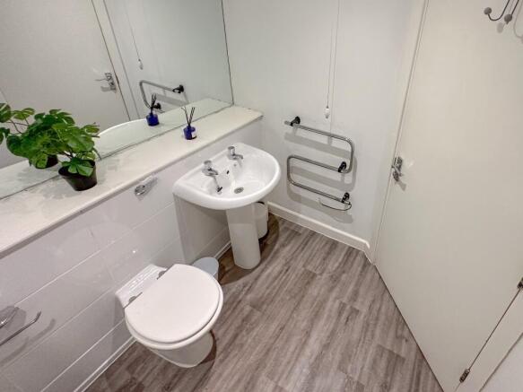 10, 272 Upper Parlia