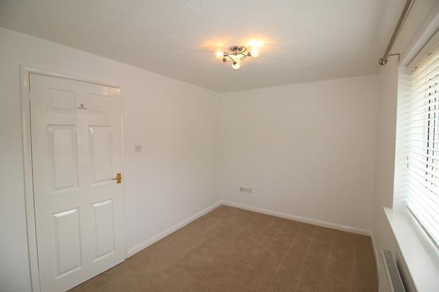 Bedroom 1 (2)