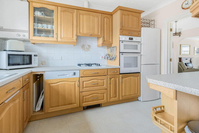 Sea Road, Milford on Sea, Lymington, Hampshire, SO41 photo 4