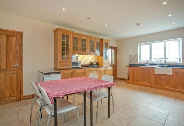 Kitchen 3.jpg