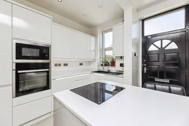 3 bed Terraced for sale Image 4