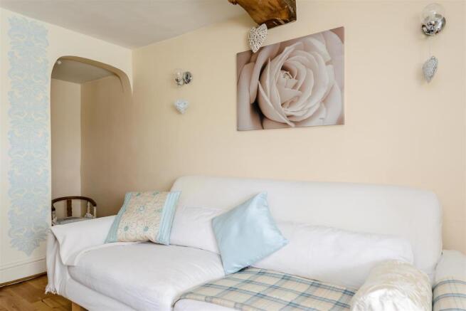 8286457-interior10-max.jpg