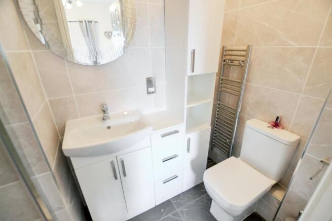 Shower En-Suite