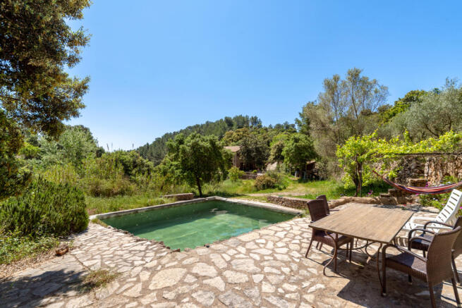 Possible pool area with lots of privacy