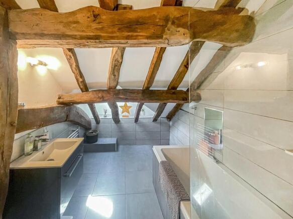 5 bed Barn Conversion for sale Image 12