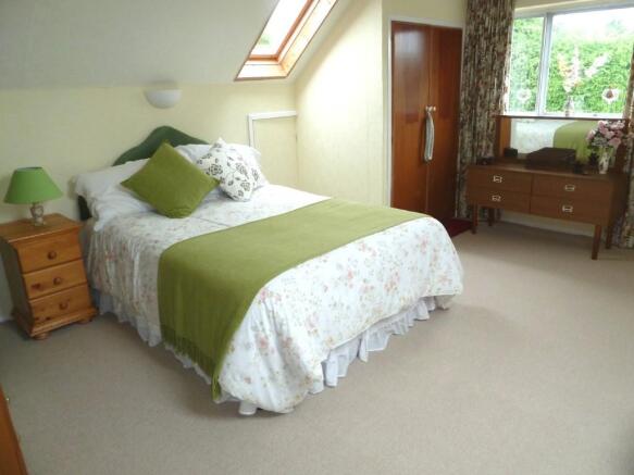 Potential 4th bed.
