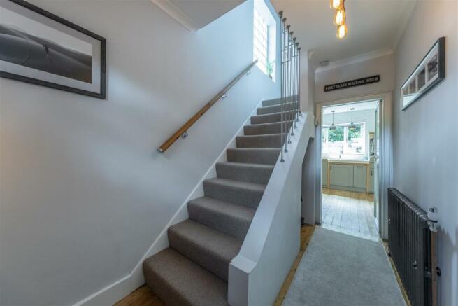 4 Holford Crescent-015.JPG