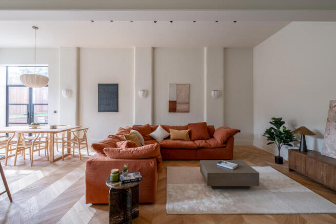 332864 - 1ColliersHouse_HighRes-6.jpg