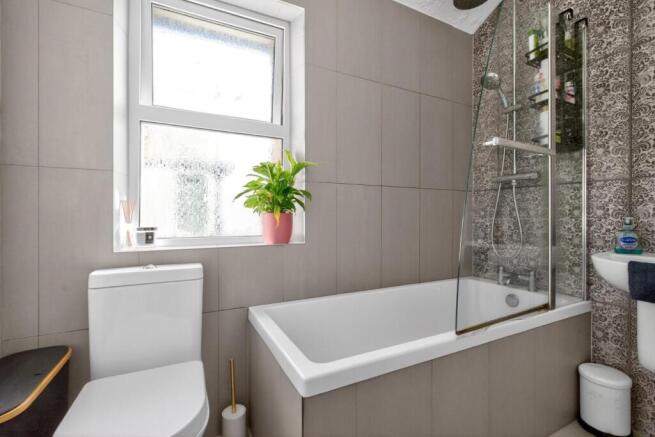 3 bed House for sale Image 12
