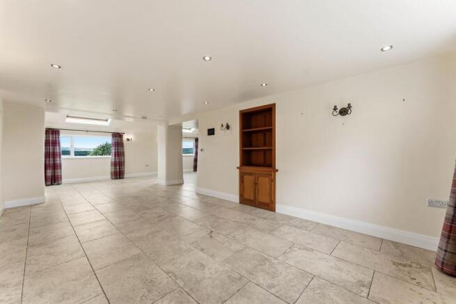 8 bed Detached for sale Image 10