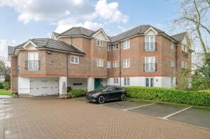 Flat 3, Bartholomew Court, Longcrofte Road, Edgware HA8 6QZ