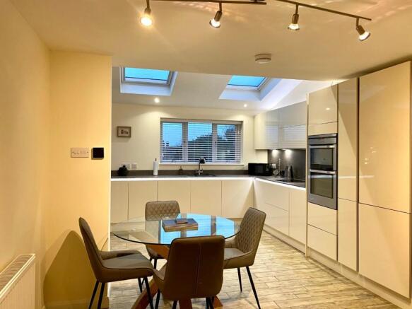 Kitchen diner 1.jpg