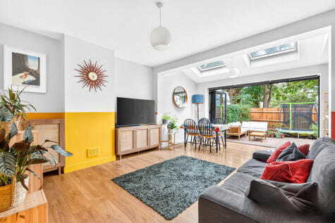 Ash Grove, Ealing W5