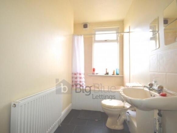 5 bed House Share to rent Image 9
