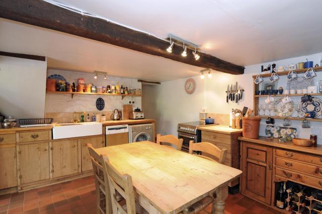 Traditional cottage kitchen
