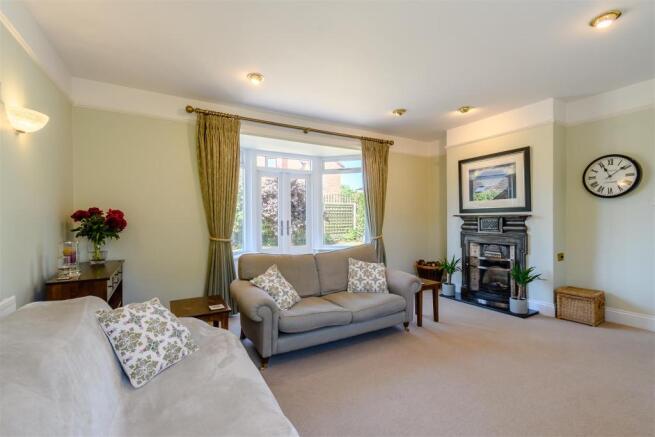 8417441-interior19.jpg