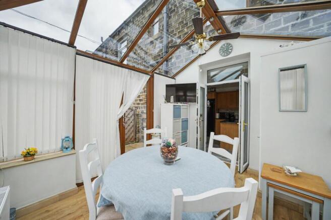 3 bed Terraced for sale Image 10
