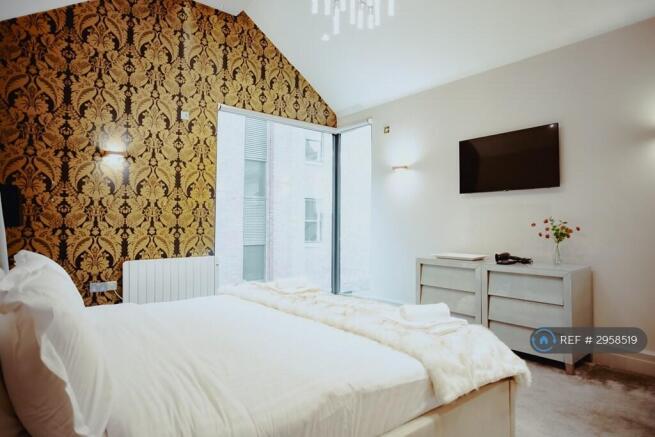 2 bed Flat to rent Image 6