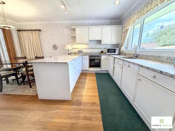 3 bed Bungalow for sale Image 5
