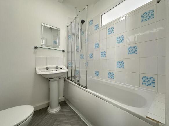 Lloyd Avenue, Birkenhead photo 5