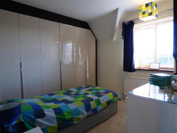 BEDROOM 2