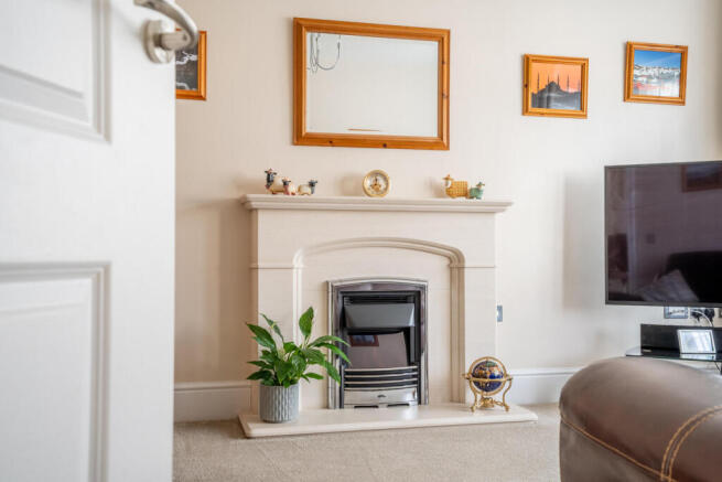 4 bed Detached for sale Image 7