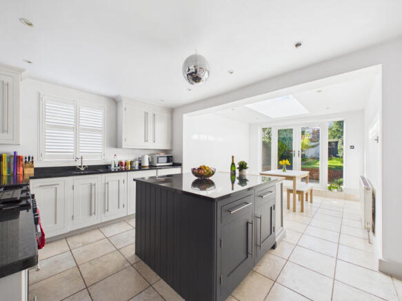 CAM02536G0-PR0061-STILL001