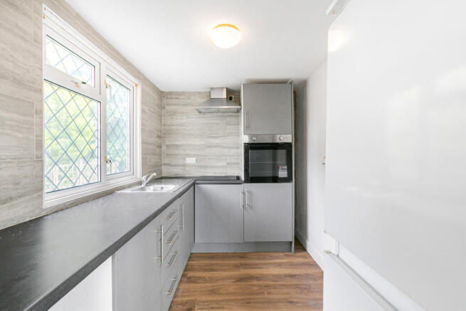 The Crescent, Penton Park, Chertsey, Surrey, KT16 photo 4