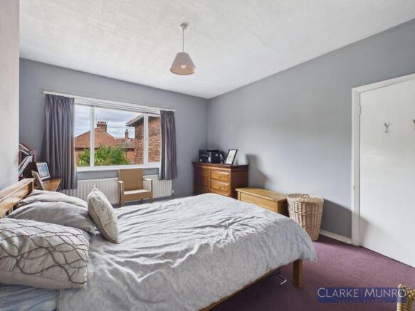 4 bed Semi-Detached for sale Image 11