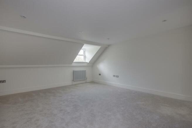 Flat 8, Burleighfield House, HP10 9RF-10.jpg