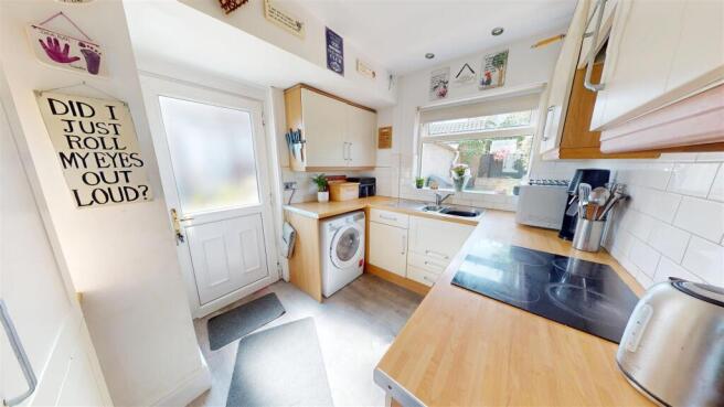 3 bed Semi-Detached for sale Image 6