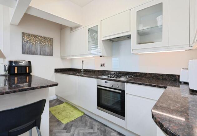 2 bed Apartment for sale Image 7