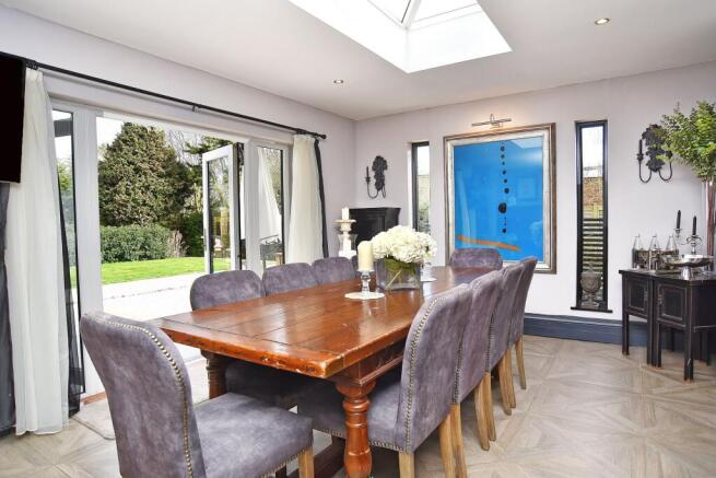 4 bed Detached for sale Image 5