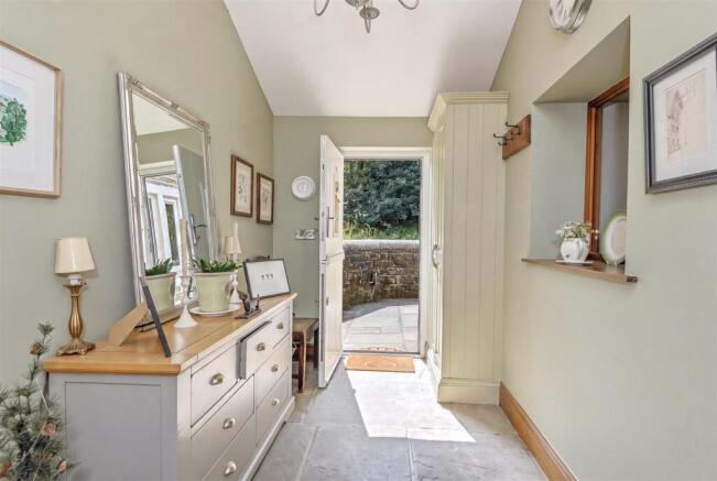 4 bed Detached for sale Image 7