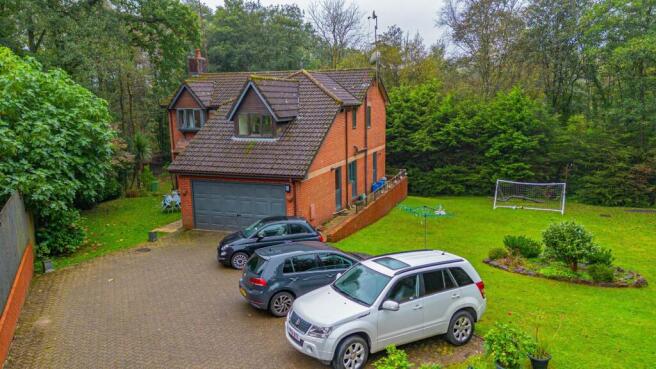 Churchill Close, Lisvane, Cardiff photo 4