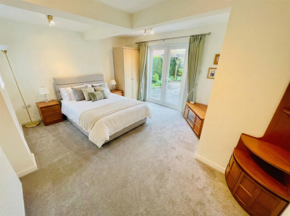 Rimington Close, Culcheth, Warrington photo 4